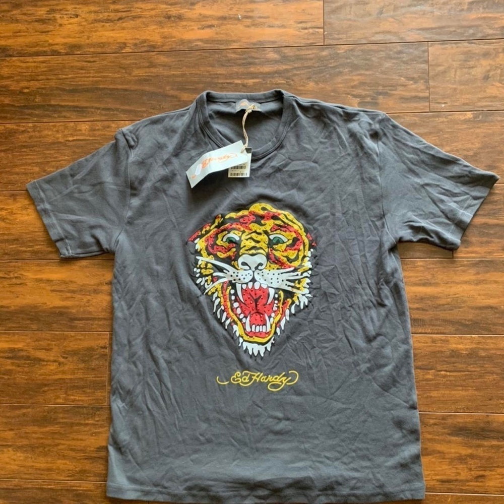 🚨Designer Alert 🚨
Brand spanking new dead stock Black Ed Friggen Hardy TShirt